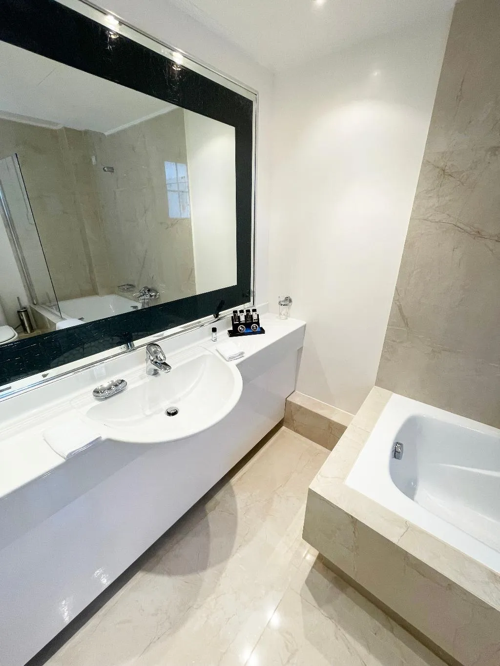 SUITE CAPACITY 4 TWO BEDROOMS Room, Theoxenia House, Athens