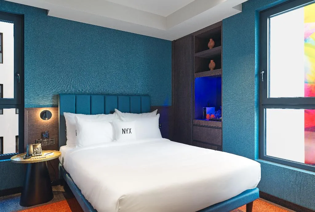 SINGLE DELUXE Room, NYX Esperia Palace Athens by Leonardo Hotels, Athens