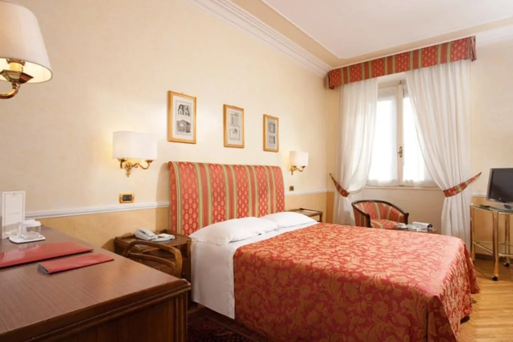 DOUBLE CLASSIC Room, Bettoja Hotel Massimo d'Azeglio, Rome