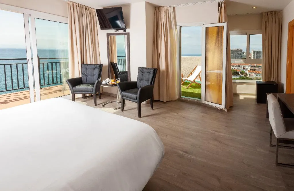 DOUBLE SUPERIOR SEA VIEW Room, Hotel Blanes Horitzó by Pierre & Vacances, Costa Brava