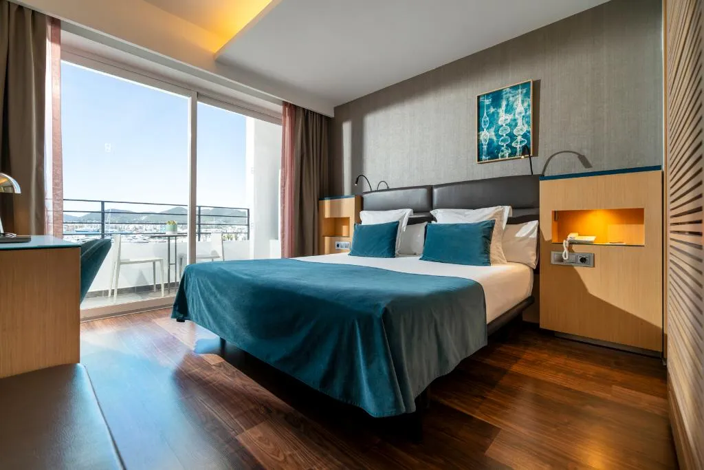 DOUBLE SINGLE USE DELUXE SEA VIEW Room, Ocean Drive Ibiza, Ibiza