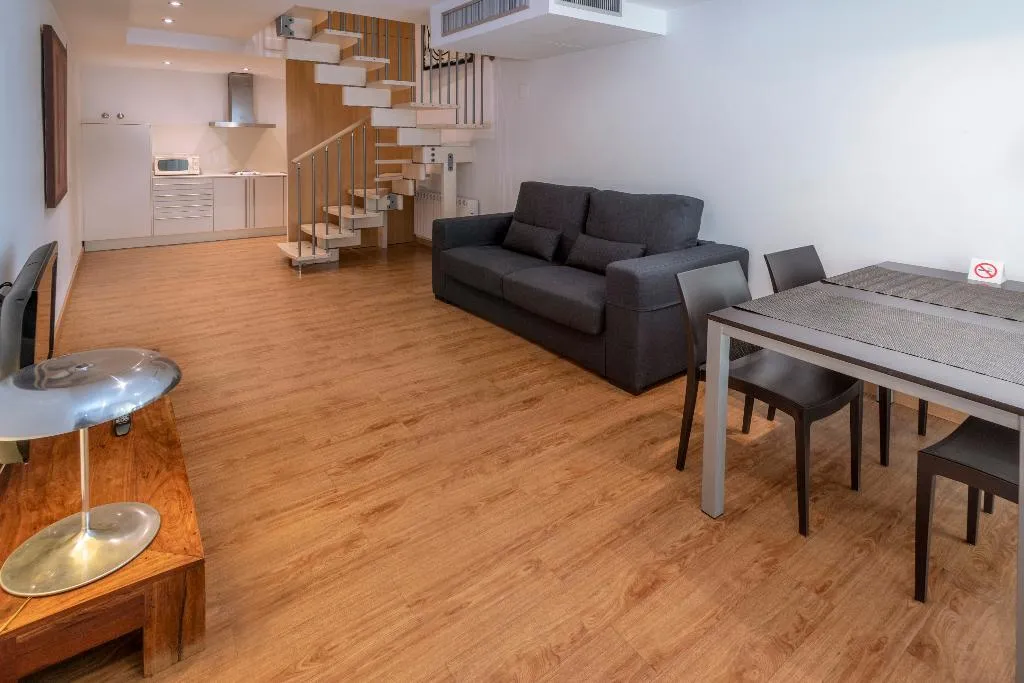 APARTMENT DUPLEX Room, Apartamentos Playa De Castelldefels, Barcelona