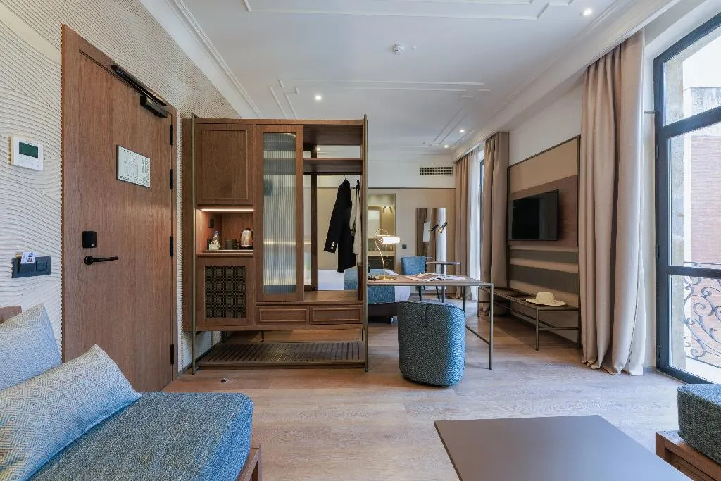 QUADRUPLE PREMIUM Room, Hotel Medinaceli 4*S, Barcelona