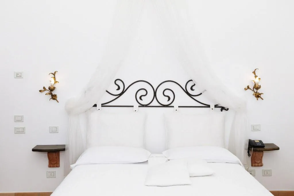 Double or Twin DELUXE KING BED Room, Villa Principe Giovanni, Naples