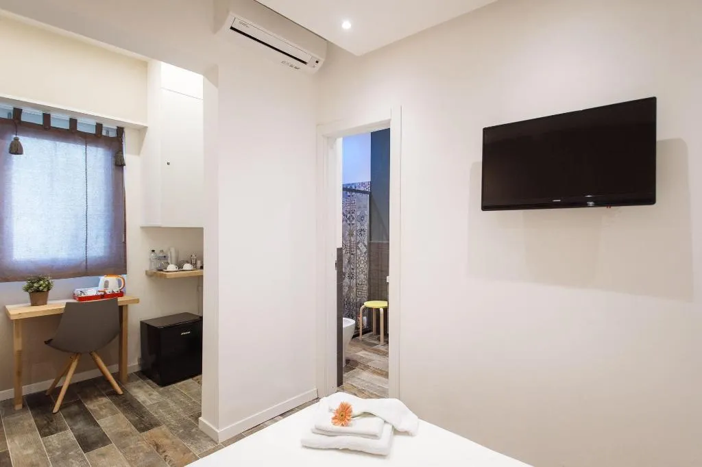 Room, Politeama Luxury Suites, Palermo