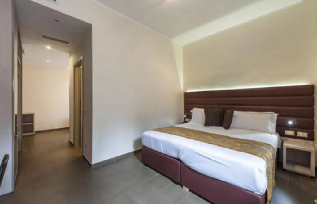 DOUBLE SUPERIOR Room, California, Rome
