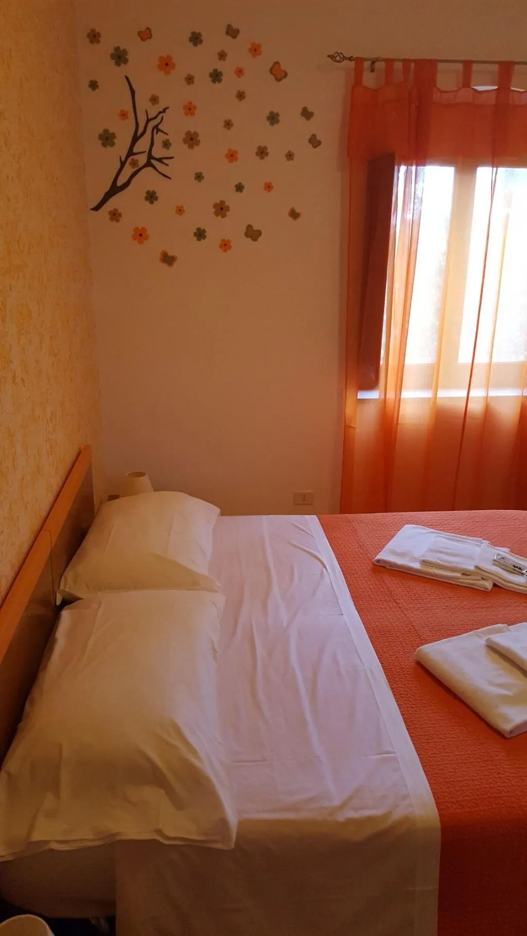 Room, Villa De Angelis, Naples
