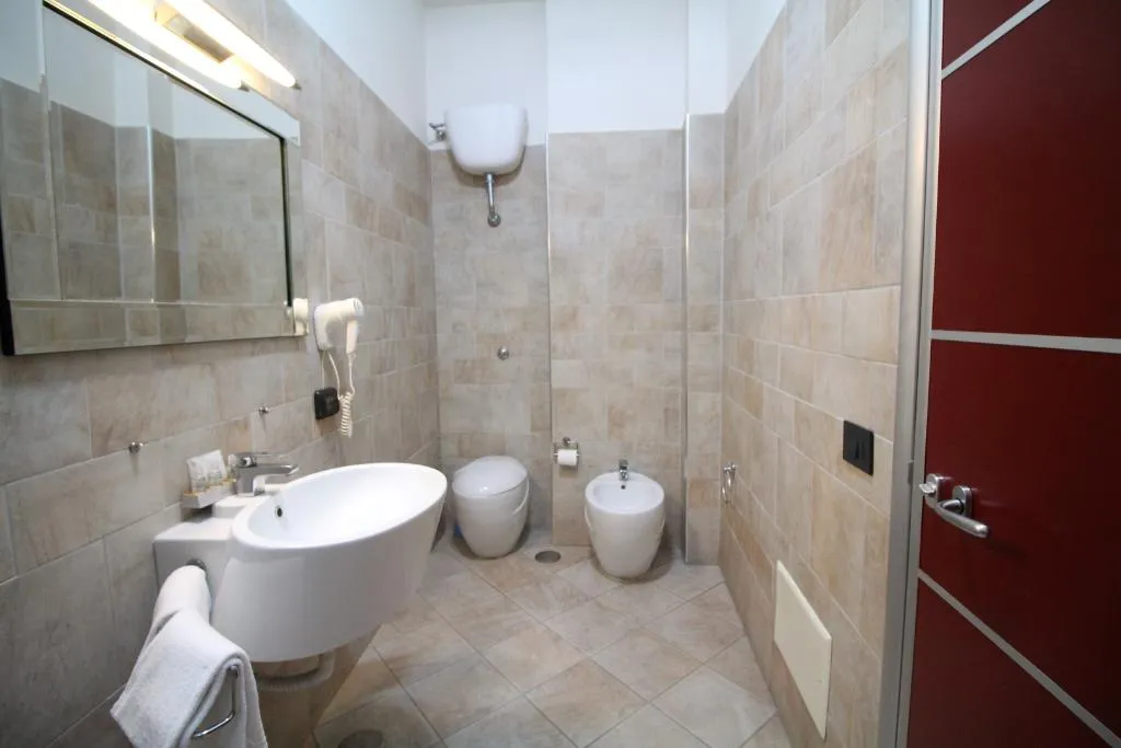 TRIPLE STANDARD Room, Hotel Diamond, Naples
