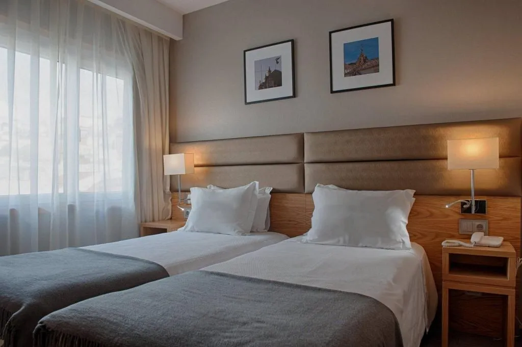 FAMILY ROOM QUEEN SIZE BED Room, Oslo Coimbra, Porto