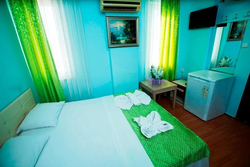 Room CAPACITY 4 Room, Nehir Apart Otel, Antalya