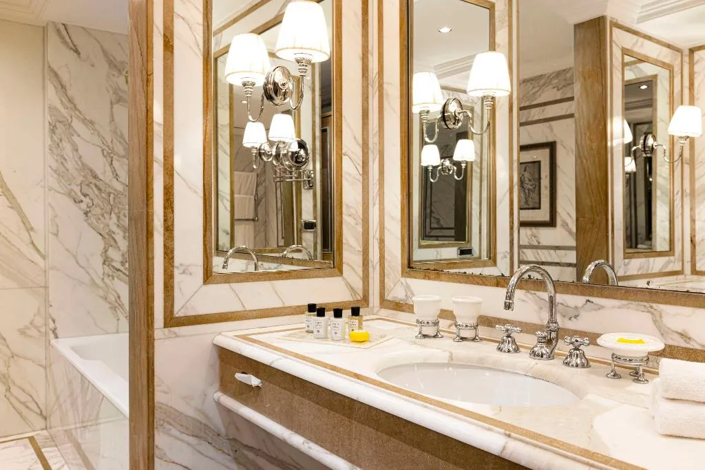 SUITE STANDARD Room, Rome Cavalieri, A Waldorf Astoria Hotel, Rome