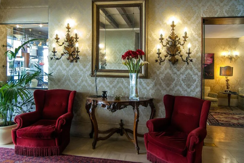 Lobby, Bel Sito e Berlino, Venice
