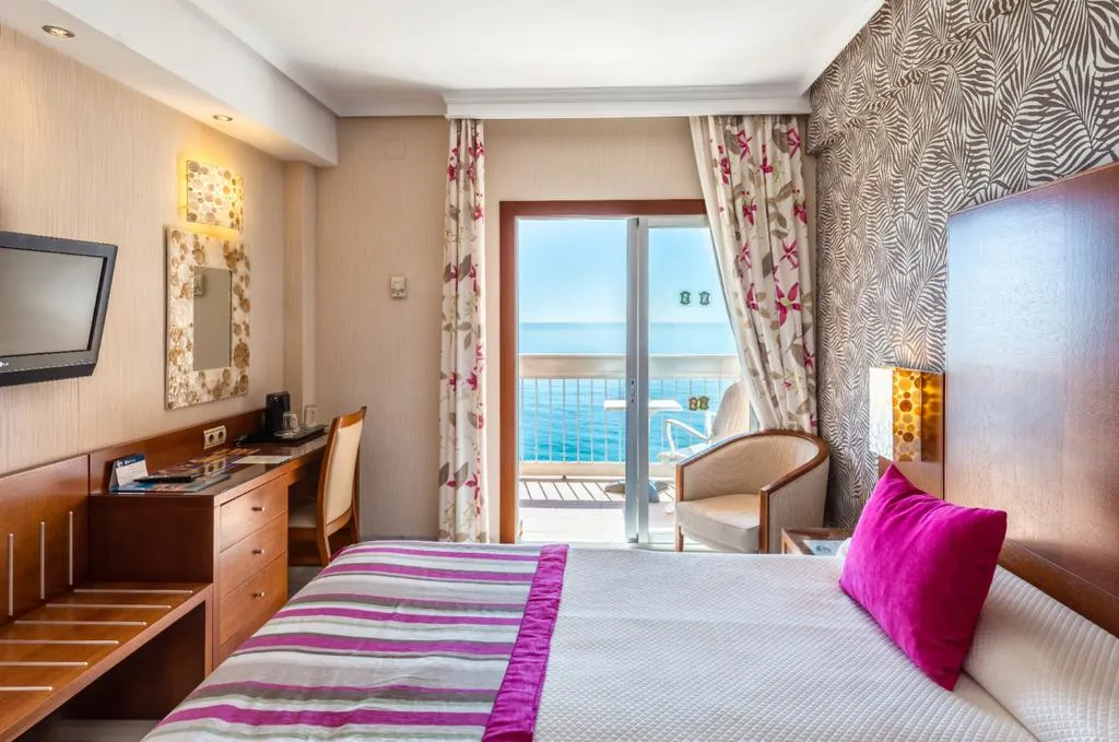 DOUBLE SINGLE USE OCEAN FRONT WITH BALCONY Room, Balcon de Europa, Costa Del Sol