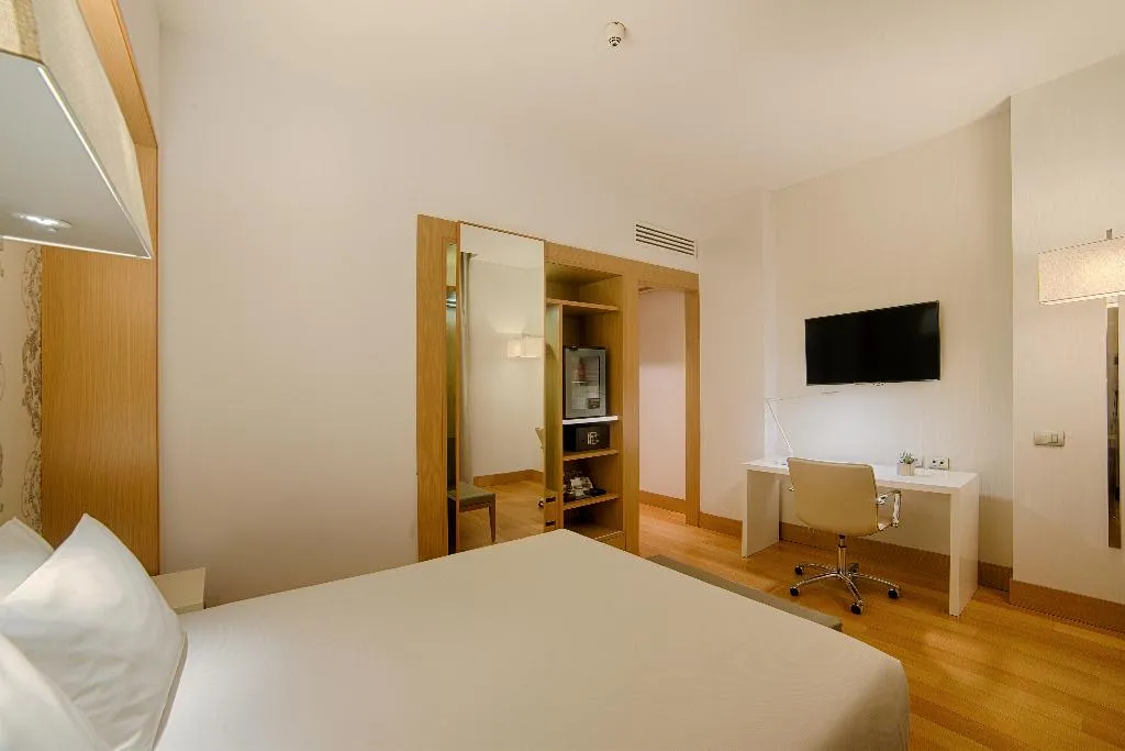 Double or Twin STANDARD Room, NH Collection Milano Touring, Milan