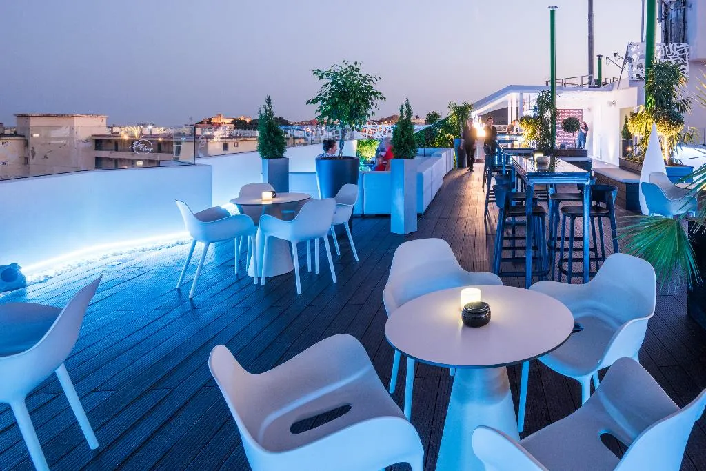 Terrace, Aparthotel Veramar, Costa Del Sol