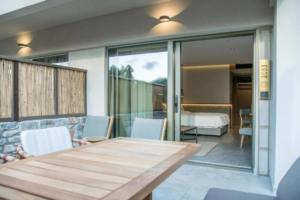 JUNIOR SUITE GARDEN VIEW Room, King Minos Retreat Resort and Spa, Crete