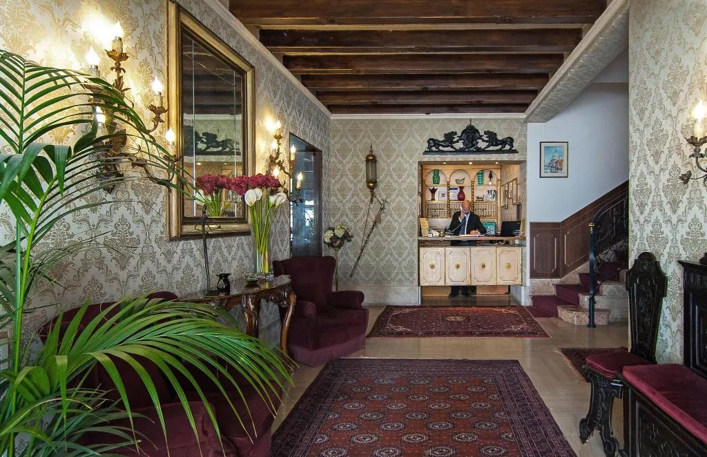 Lobby, Bel Sito e Berlino, Venice