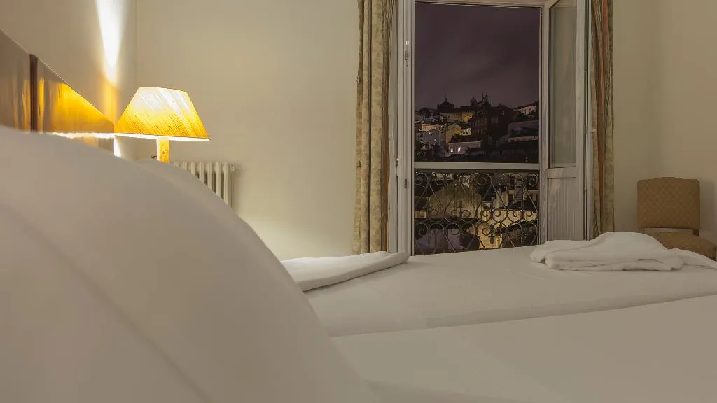 Room, Astoria - Coimbra, Madeira