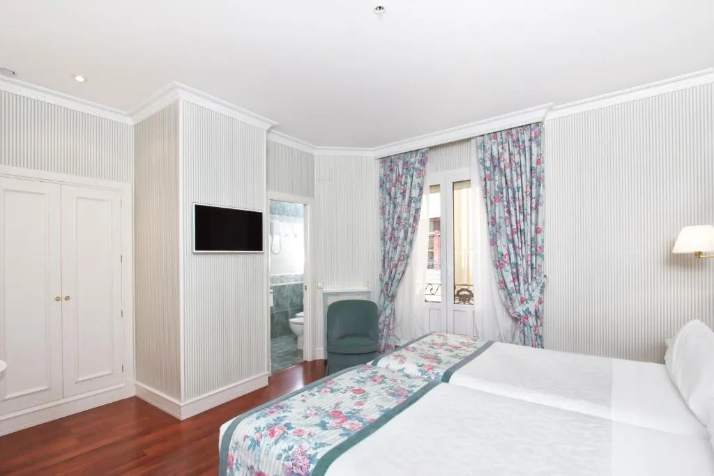 Double or Twin STANDARD Room, Hotel Atlantico, Madrid