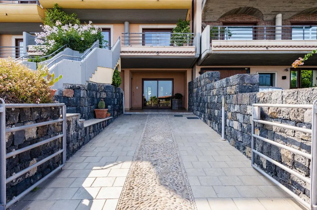VILLA FIVE BEDROOMS Room, The Villa by Ferrini Home, Catania