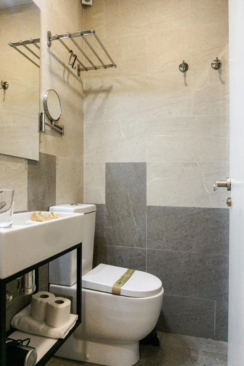 TWIN TWO BEDS Room, Fontanella Green House, Barcelona