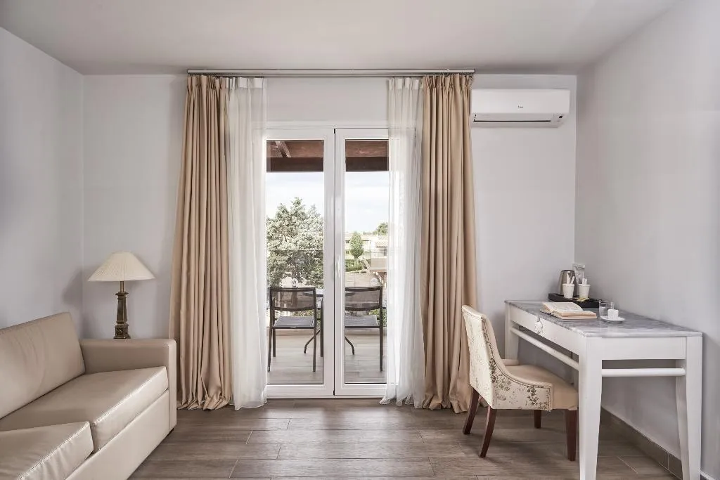 FAMILY ROOM SUPERIOR GARDEN VIEW Room, Sandy Beach Resort, Corfu
