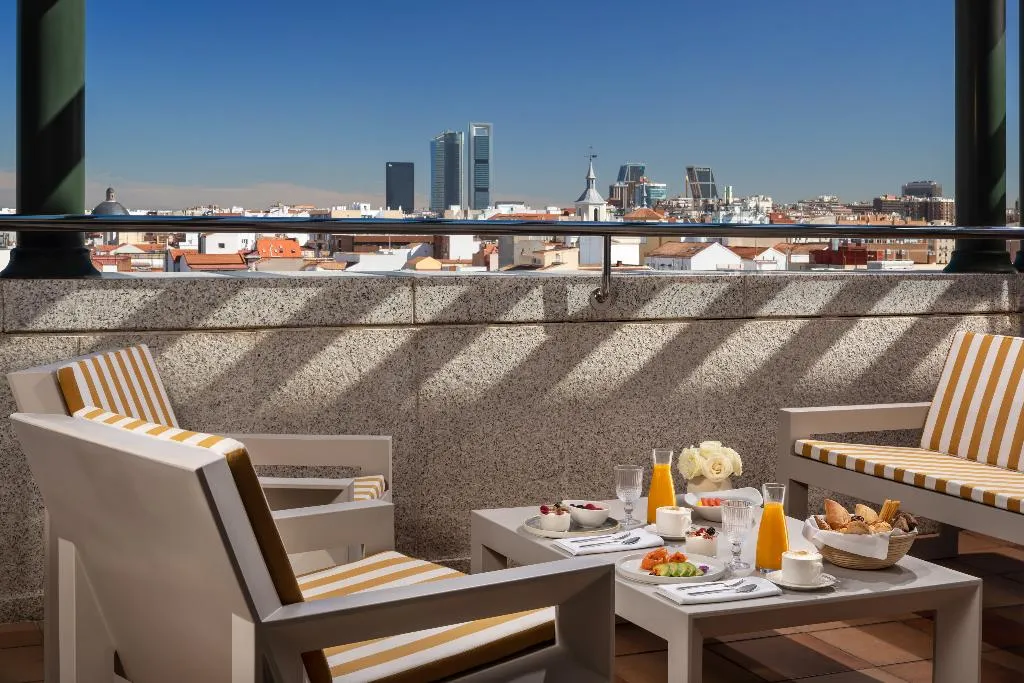 SUITE CAPACITY 3 Room, VP SOGNIO Metropolitano, Madrid