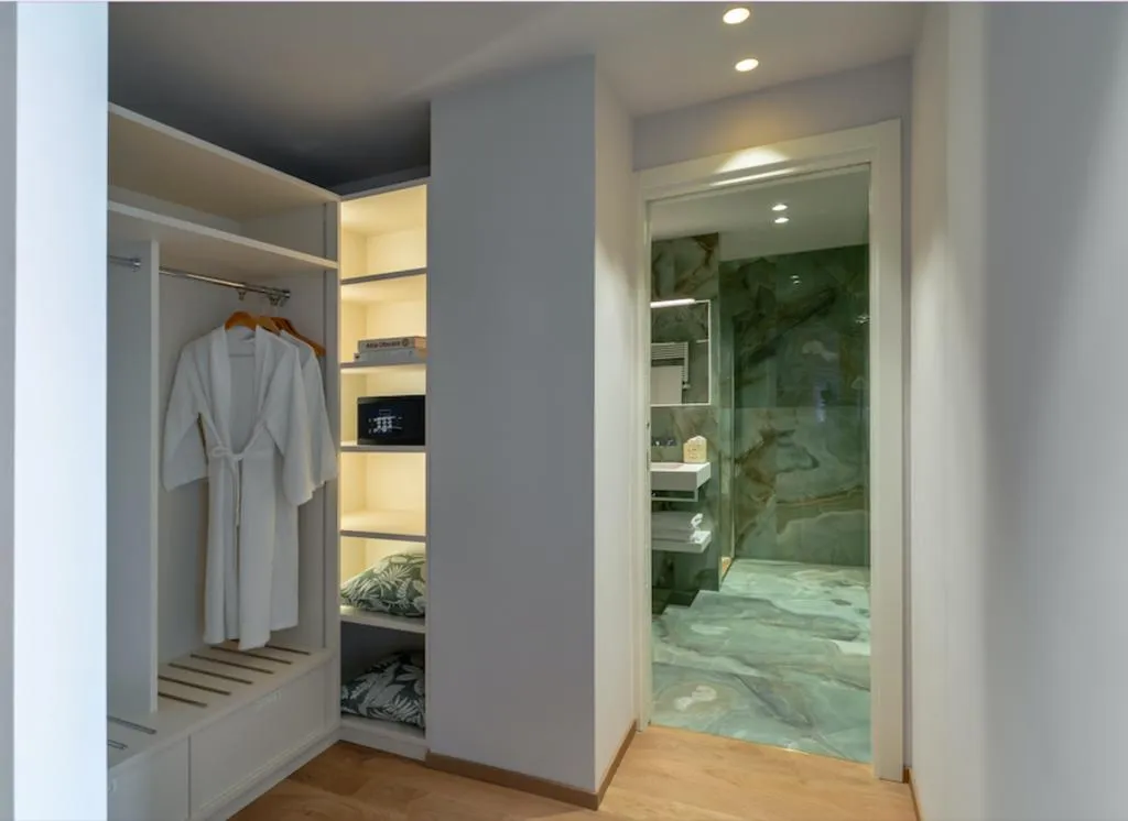 JUNIOR SUITE LAKE VIEW Room, Olivi Hotel & Natural Spa, Milan
