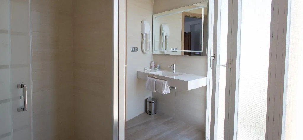 QUADRUPLE STANDARD Room, Olympia Ronda II, Valencia