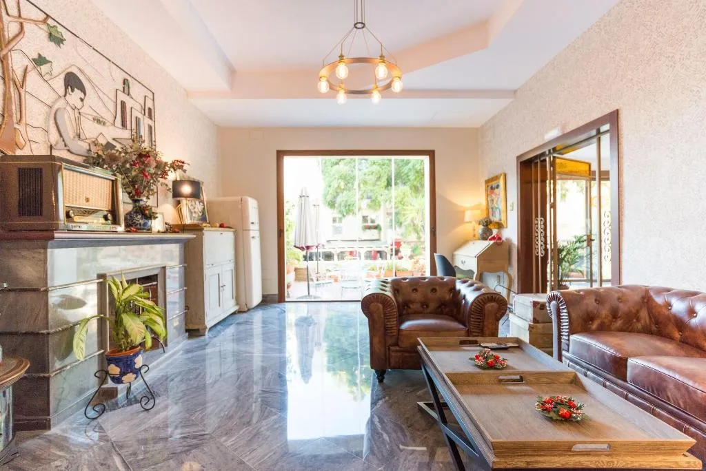 Lobby, California, Costa Del Sol