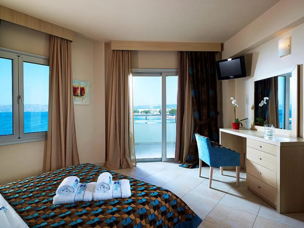 Double or Twin SEA VIEW Room, Molos Bay, Crete