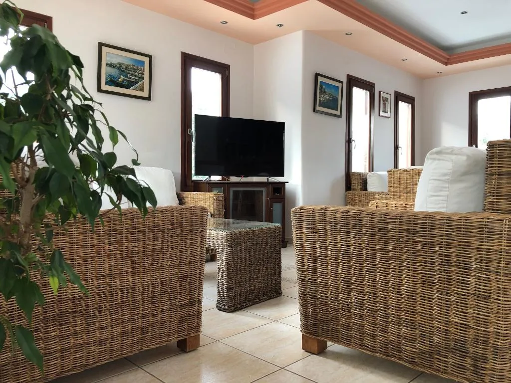 Lobby, Kyma, Samos