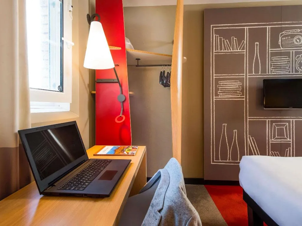 TWIN STANDARD Room, Ibis Amsterdam Centre, Amsterdam