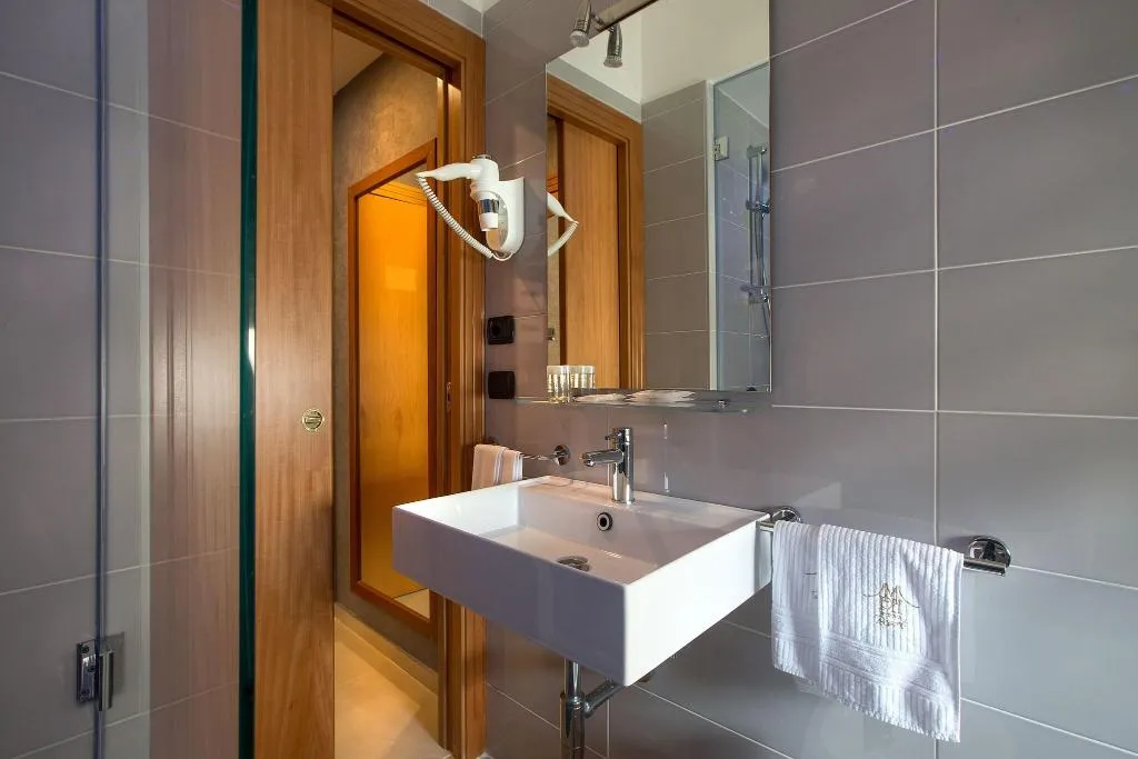 DOUBLE SUPERIOR Room, American Hotel, Naples