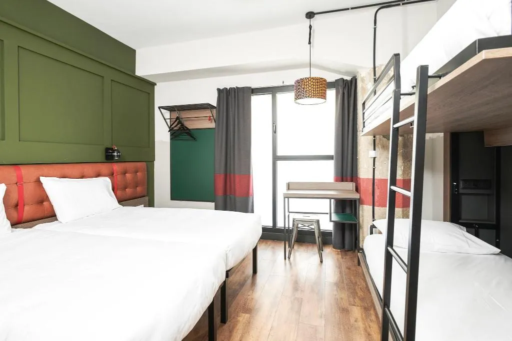 FAMILY ROOM TWO BEDS Room, Generator Madrid, Madrid