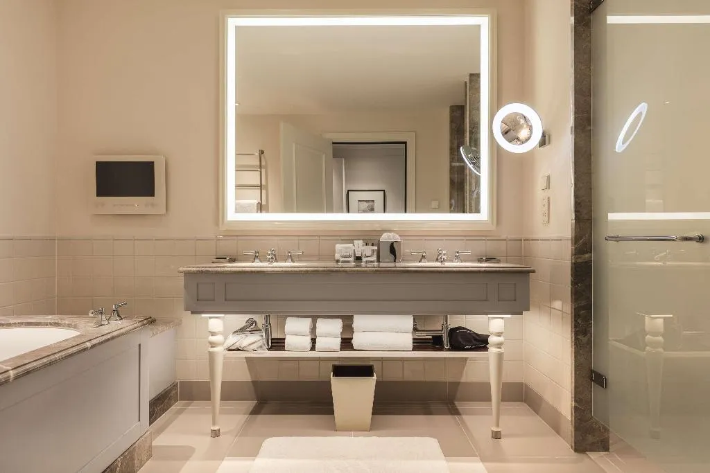 Room, Waldorf Astoria Amsterdam, Amsterdam