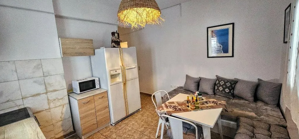 Room, Pleasure Beachside Studios, Santorini