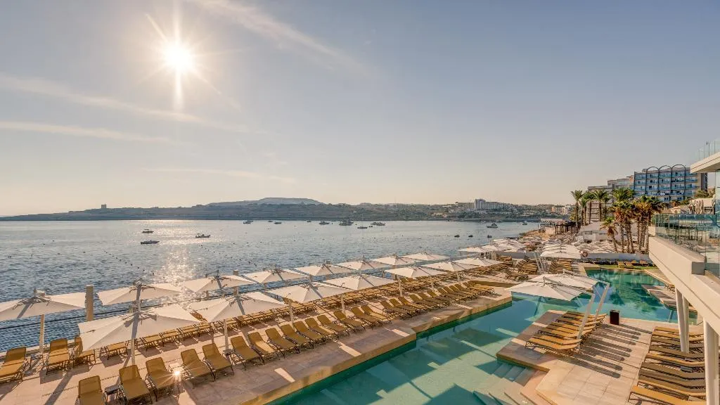 Pool, Ax Odycy, Malta