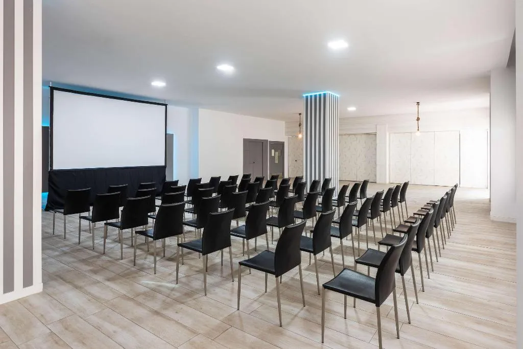 Conferences, Hotel Madrid Chamartín Affiliated by Meliá, Madrid