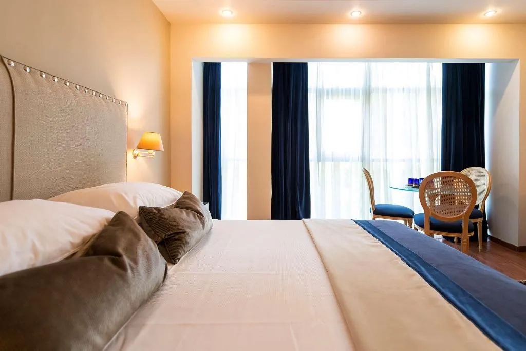 TWIN STANDARD Room, Best Western Plus Embassy Hotel, Athens