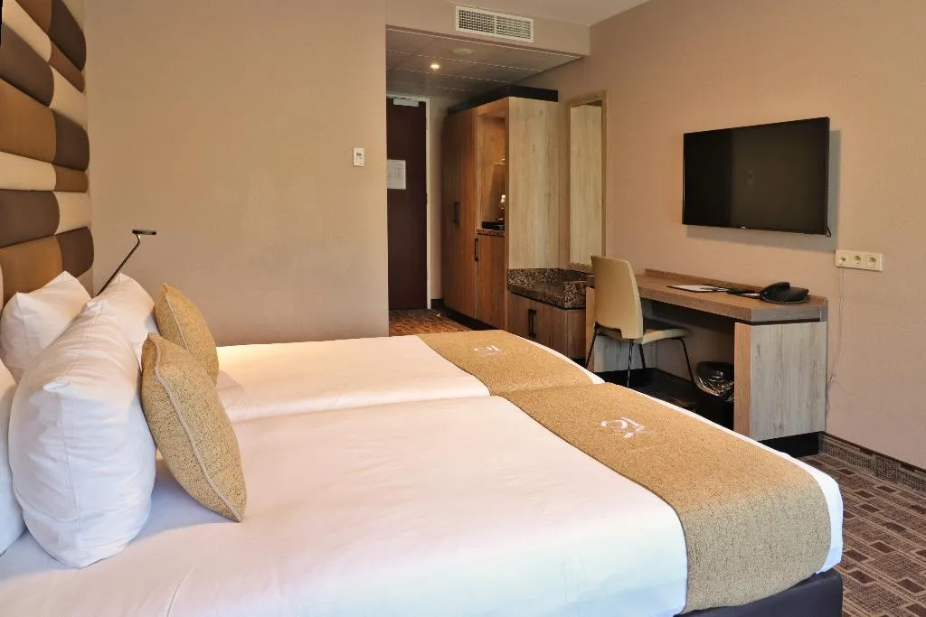 TWIN STANDARD Room, Xo Hotels Blue Square, Amsterdam