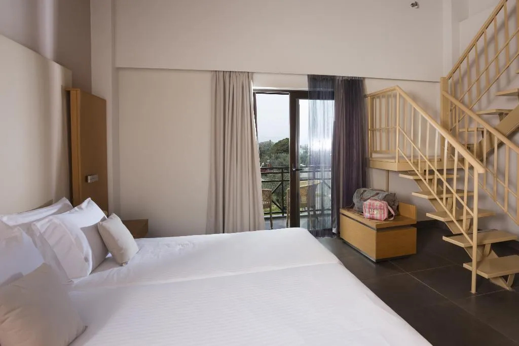 FAMILY ROOM CAPACITY 4 Room, Elite City Resort, Kalamata