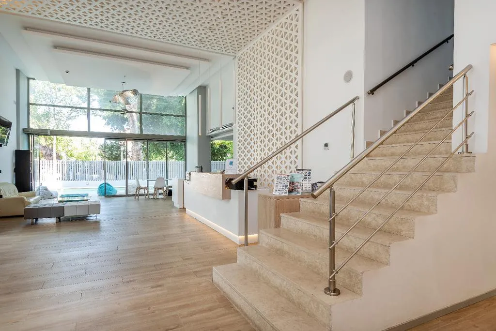 Lobby, Triton, Kos