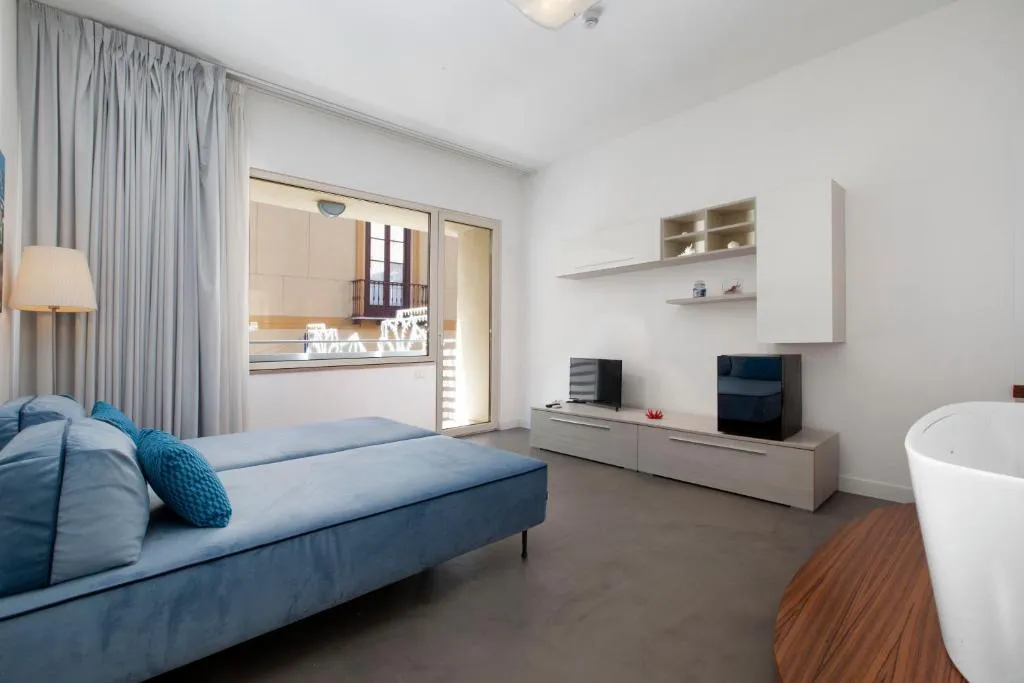 JUNIOR SUITE DELUXE Room, Tasso Suites, Naples