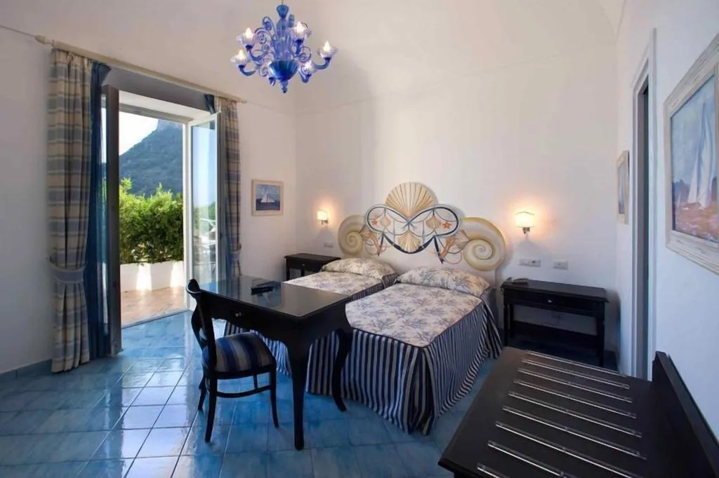 TRIPLE OCEAN VIEW WITH BALCONY Room, Palazzo Marzoli Resort, Naples