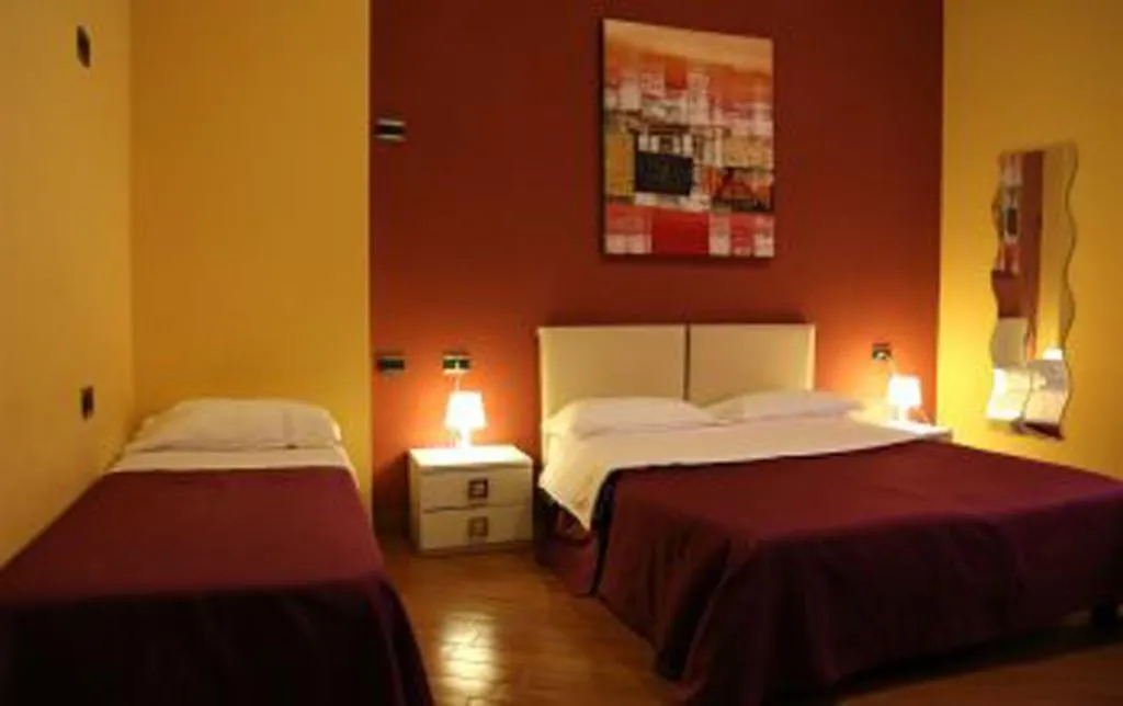 TRIPLE STANDARD Room, Hotel Diamond, Naples