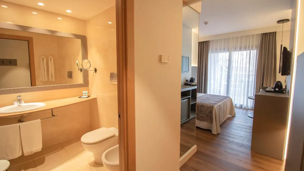 DOUBLE STANDARD Room, Golden Bahia de Tossa & Spa, Costa Brava
