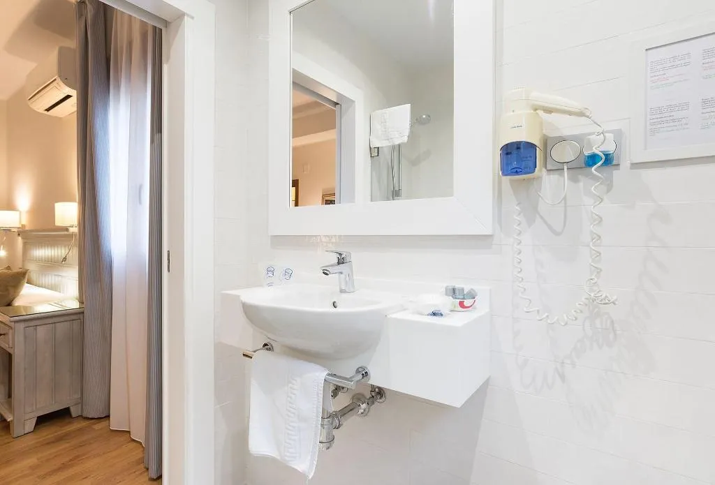 Room, California, Costa Del Sol