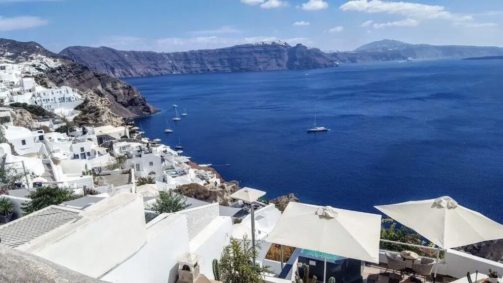 Sports and Entertainment, Pleasure Beachside Studios, Santorini