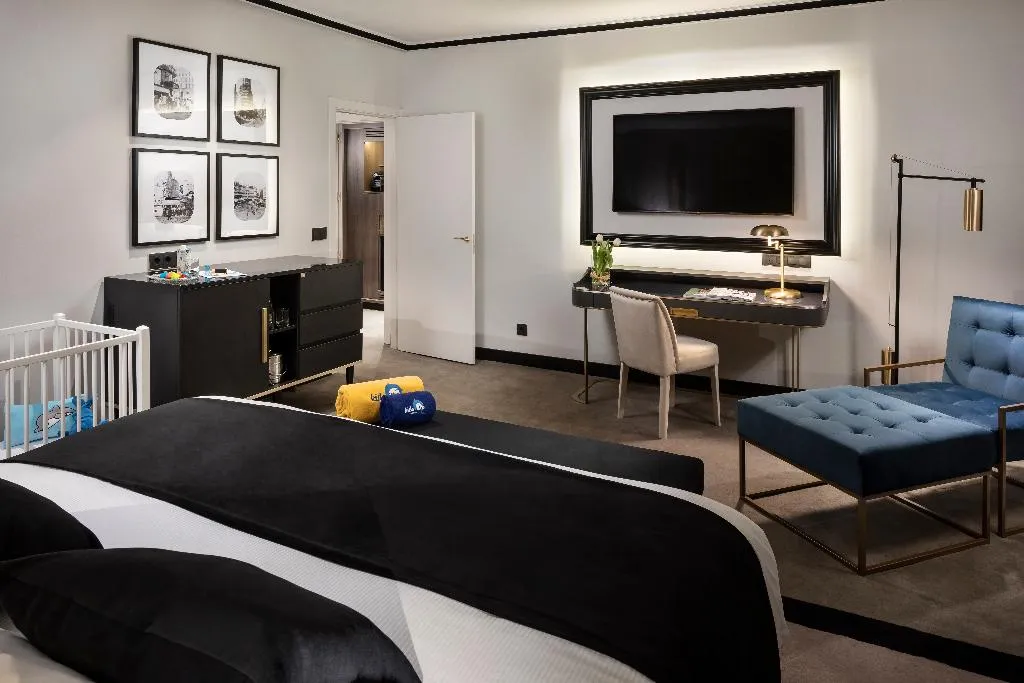 Room, The Level At Hotel Melia Castilla, Madrid